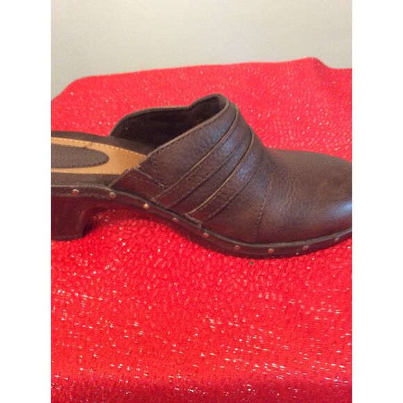 Naturalizer Size 8 Jordan Mules Clogs Leather Womens Shoe Slip On Studded - Picture 4 of 11